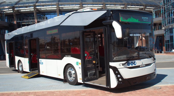 MAZ DE BELARÚS PRESENTA SU PRIMER BUS ELÉCTRICO