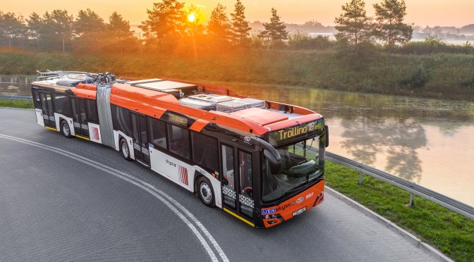 SOLARIS ENTREGA NUEVOS TROLEBUSES TROLLINO ARTICULADOS EN NORUEGA