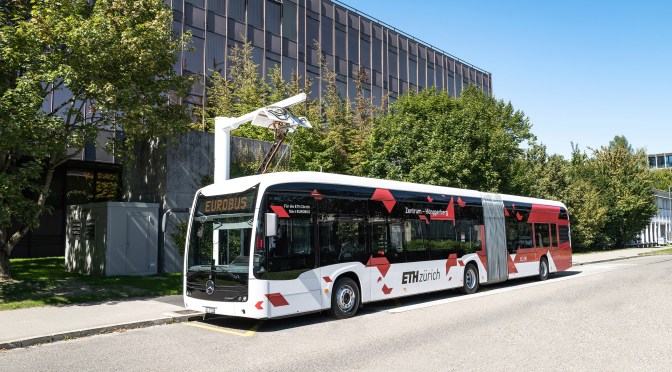 MERCEDES-BENZ ENTREGÓ SU PRIMER BUS ELÉCTRICO eCITARO EN SUIZA