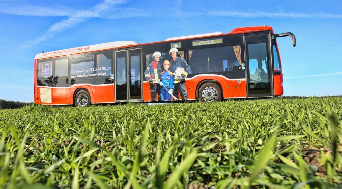 UN MERCEDES-BENZ CITARO  PARA EMERGENCIAS Y RESCATE RUEDA EN BERLÍN