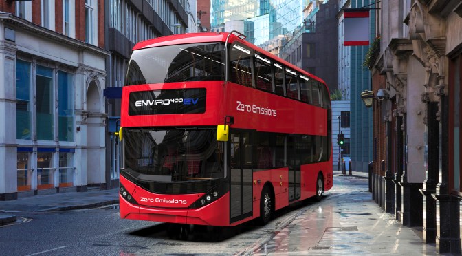 UN BUS DOBLE PISO ELÉCTRICO MÁS CORTO DE BYD Y ALEXANDER DENNIS