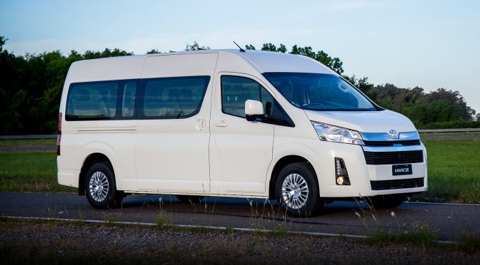 TOYOTA LANZA EN ARGENTINA SU VAN HI-ACE DE PASAJEROS EN DOS VERSIONES
