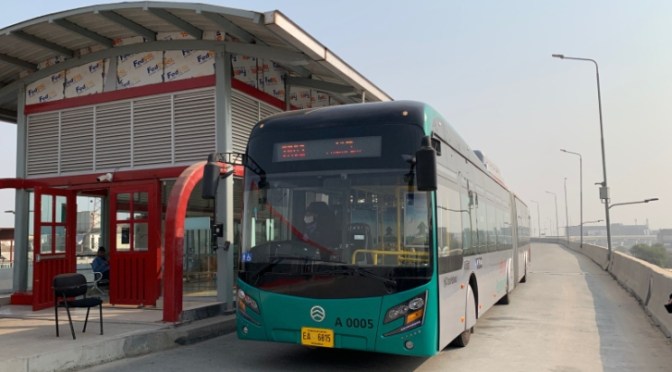 GOLDEN DRAGON ENVÍA BUSES HÍBRIDOS ENCHUFABLES EN BRT PAKISTANÍ