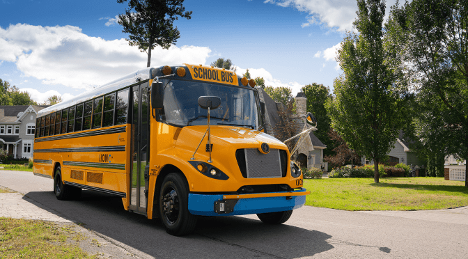 LION ELECTRIC LOGRA SU MAYOR PEDIDO DE SCHOOL BUS ELÉCTRICOS EN CANADÁ