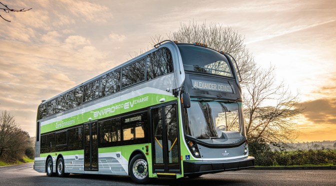 ALEXANDER DENNIS PRESENTA PRIMER BUS DOBLE PISO ELÉCTRICO 3 EJES PARA EE.UU.