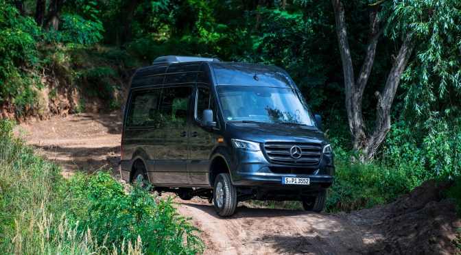 MERCEDES-BENZ ACTUALIZA LA SPRINTER Y OFRECE CAJA DE 9 MARCHAS Y TRACCIÓN 4X4