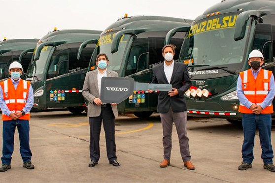 IN PERU CRUZ DEL SUR RECEIVES NEW VOLVO BUSES FOR BUSINESS TRANSPORTATION