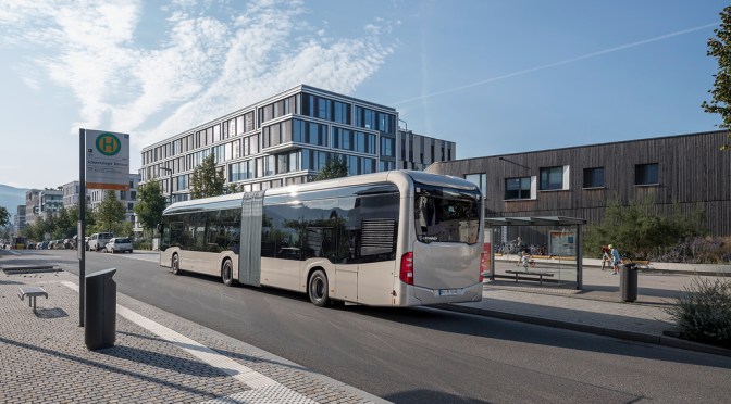 DAIMLER PRESENTA NUEVOS ESPEJOS VIRTUALES CON CÁMARAS “VISTA DE PÁJARO” CON VISIÓN 270° Y 360°
