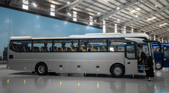 DAIMLER PRESENTÓ EN VIETNAM LOS NUEVOS BUSES MERCEDES-BENZ CON CKD BRASILERO