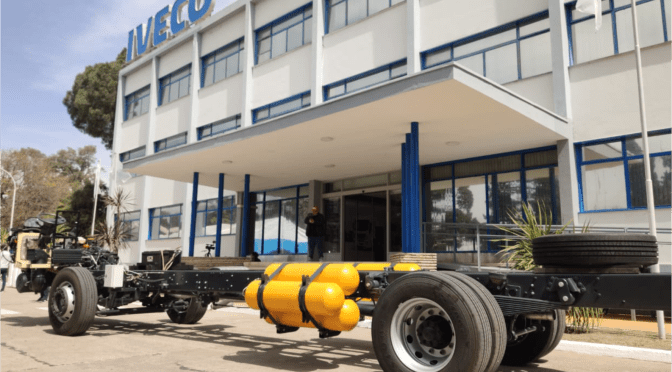 LATINOBUS, PRESENTE EN LA REVELACIÓN DEL NUEVO CHASÍS DE IVECO EN ARGENTINA