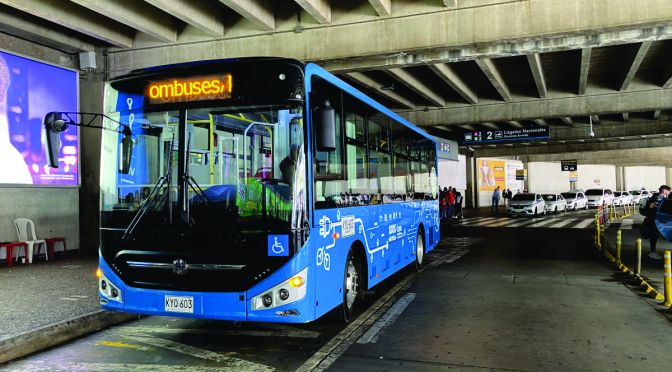 COMBUSES CAMBIARÍA A ELÉCTRICOS LOS BUSES QUE VAN AL AEROPUERTO DE RIONEGRO