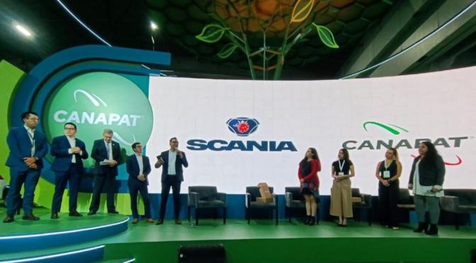 Scania y CANAPAT lanzan programa para formar conductoras de autobuses