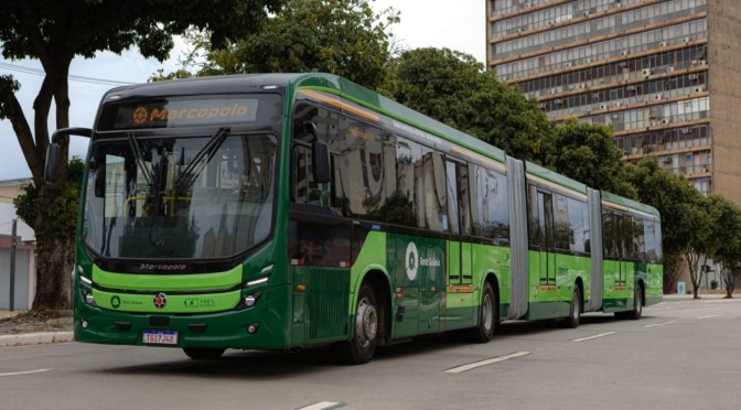 Volvo introduce en Brasil la primera flota de buses biarticulados 100 % eléctricos para sistemas BRT